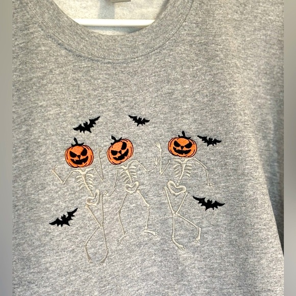 *Halloween* Dancing Jack-o-lantern skeleton’s with Bats- Crewneck sweatshirt- XL - Picture 4 of 7